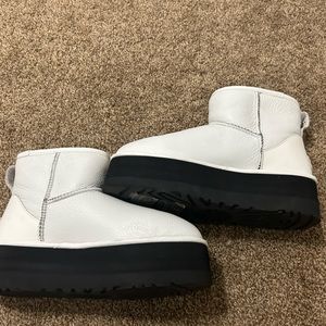 White platform Uggs